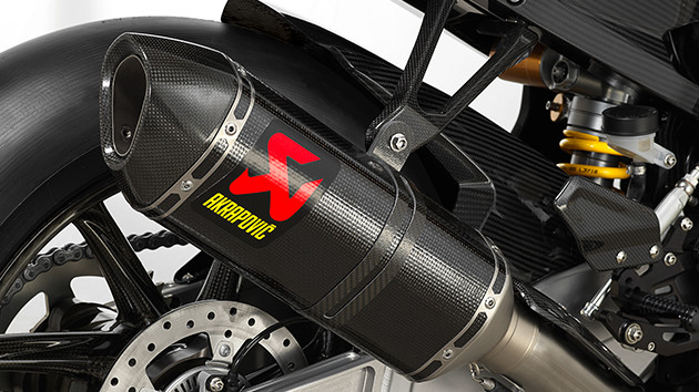 HP4 Race Akrapovič 实心钛排气系统